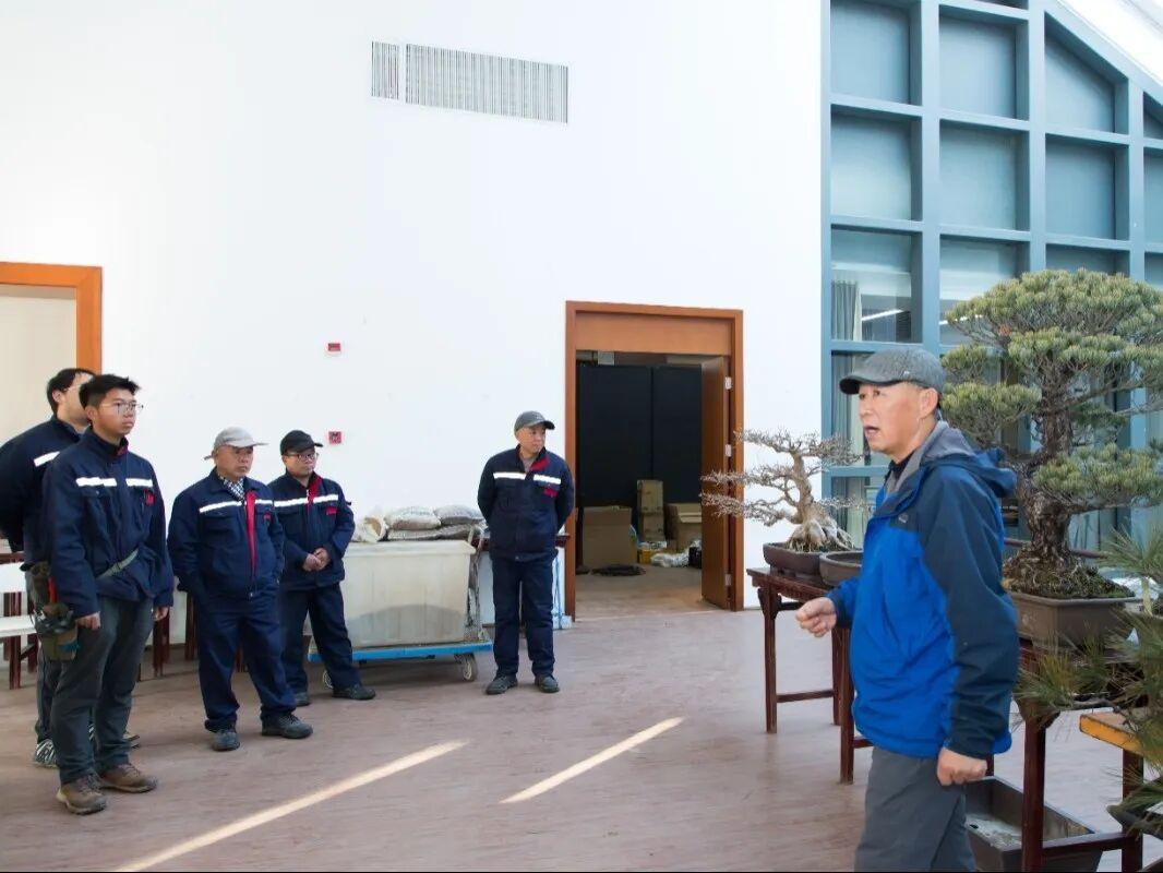 科技助老新篇章 上海養(yǎng)老服務(wù)信息中心教老人學(xué)用智能手機(jī)